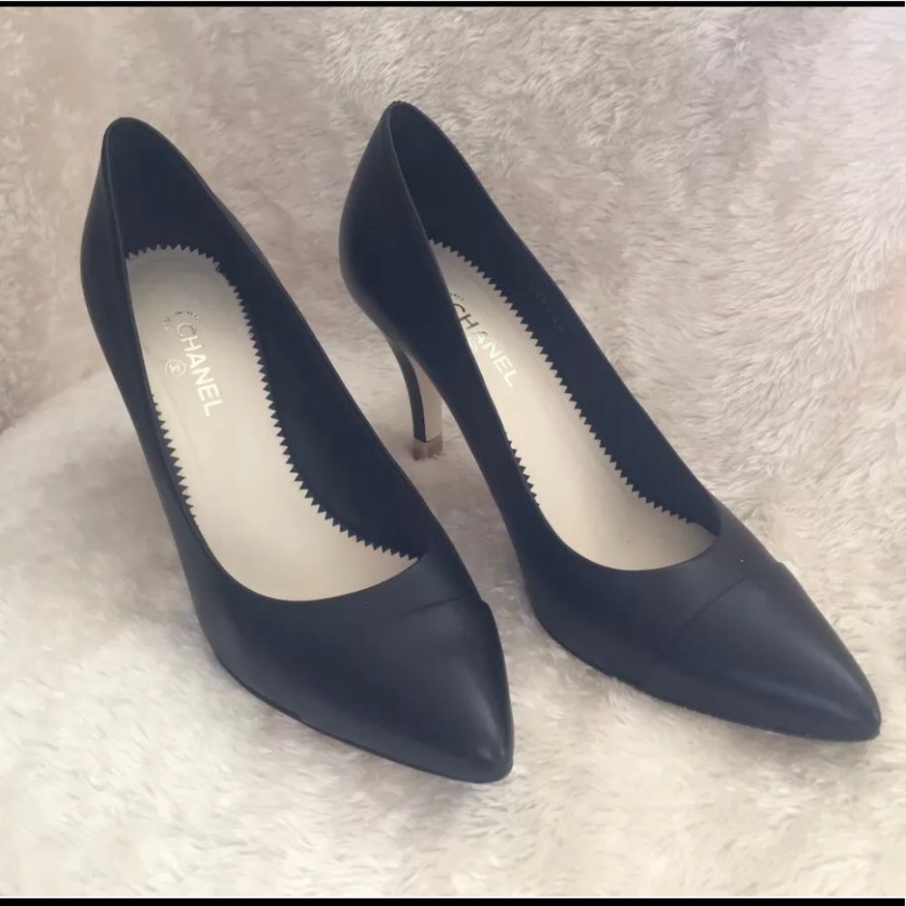 ❌SOLD❌Chanel Lambskin Pumps  (worn once) 38.5
